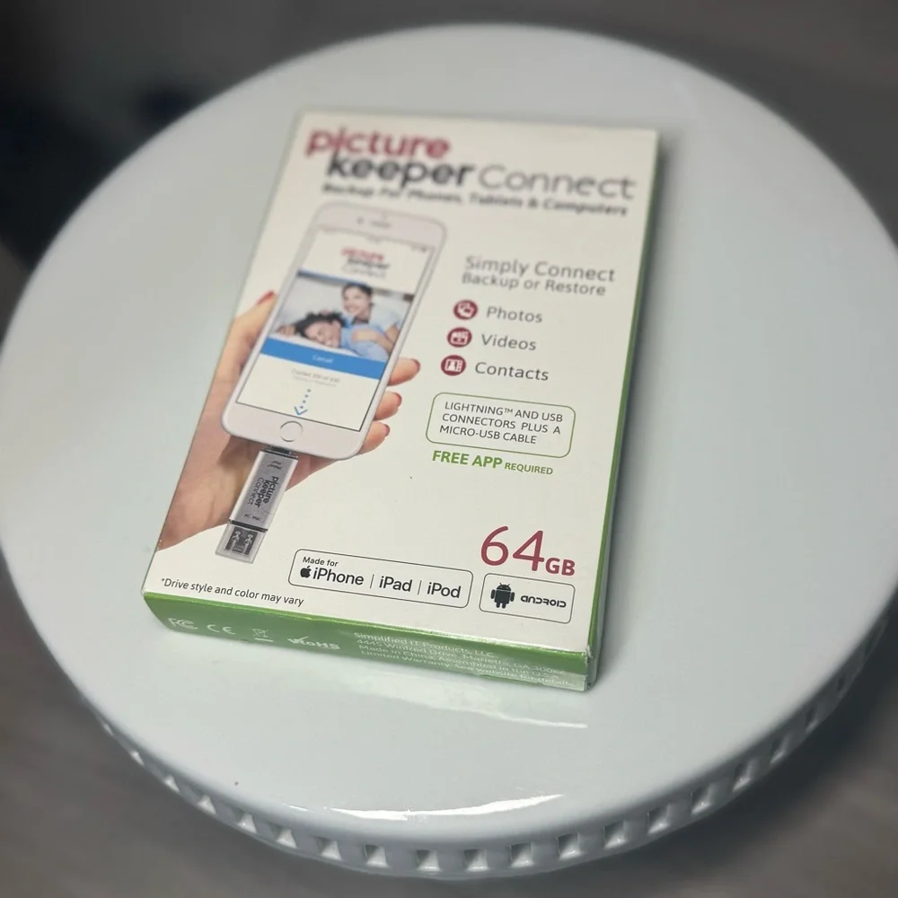 Casio Picture Keeper Connect 64GB - White and Green Packaging